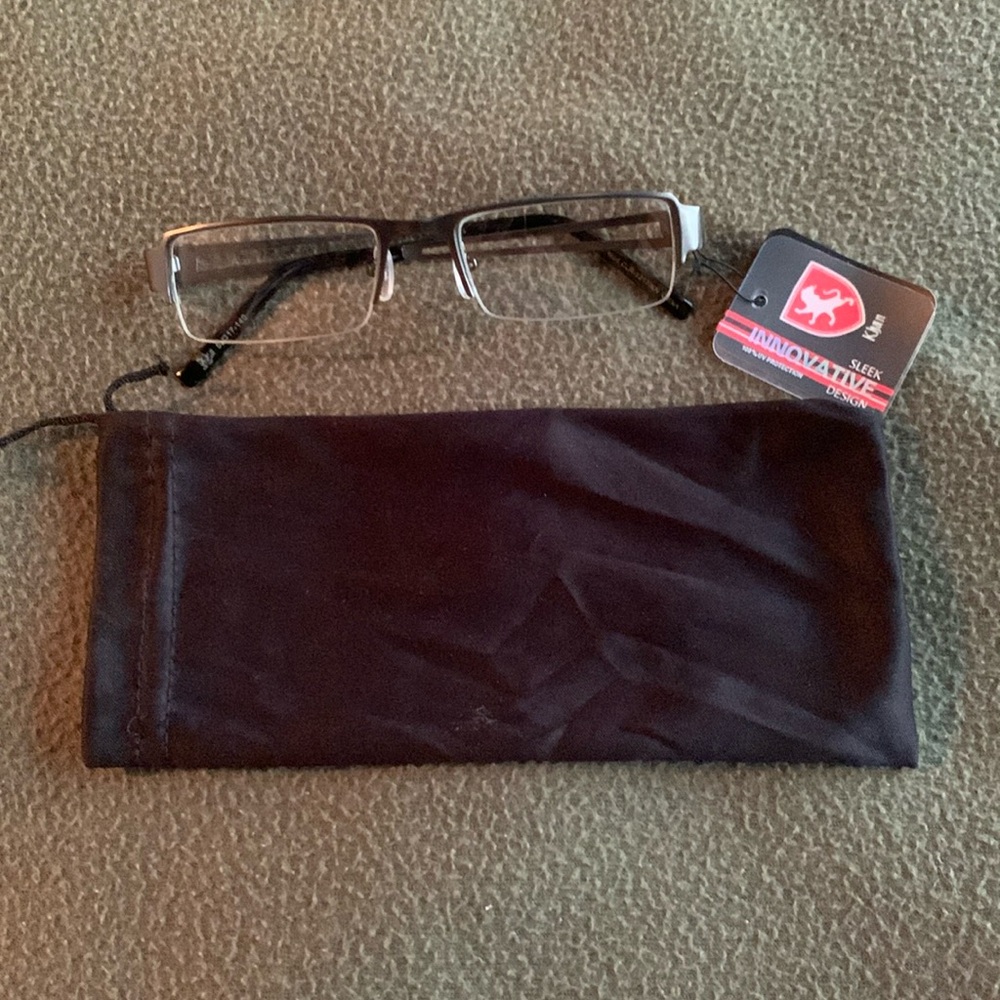 NWT Men’s Khan sleek innovative design glasses.